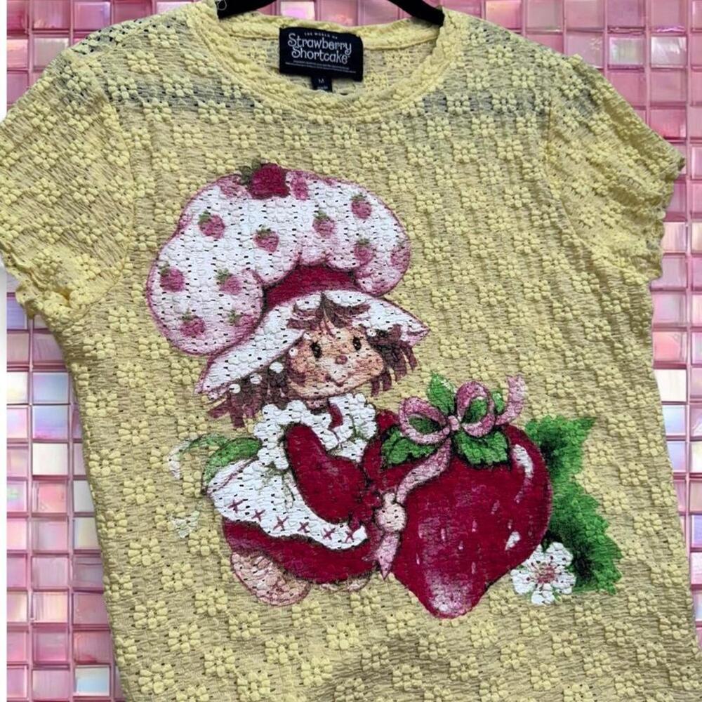 Strawberry shortcake yellow lace top